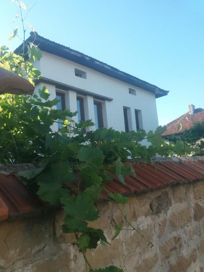 Събевата Къща Hotel Sinio Burdo ภายนอก รูปภาพ