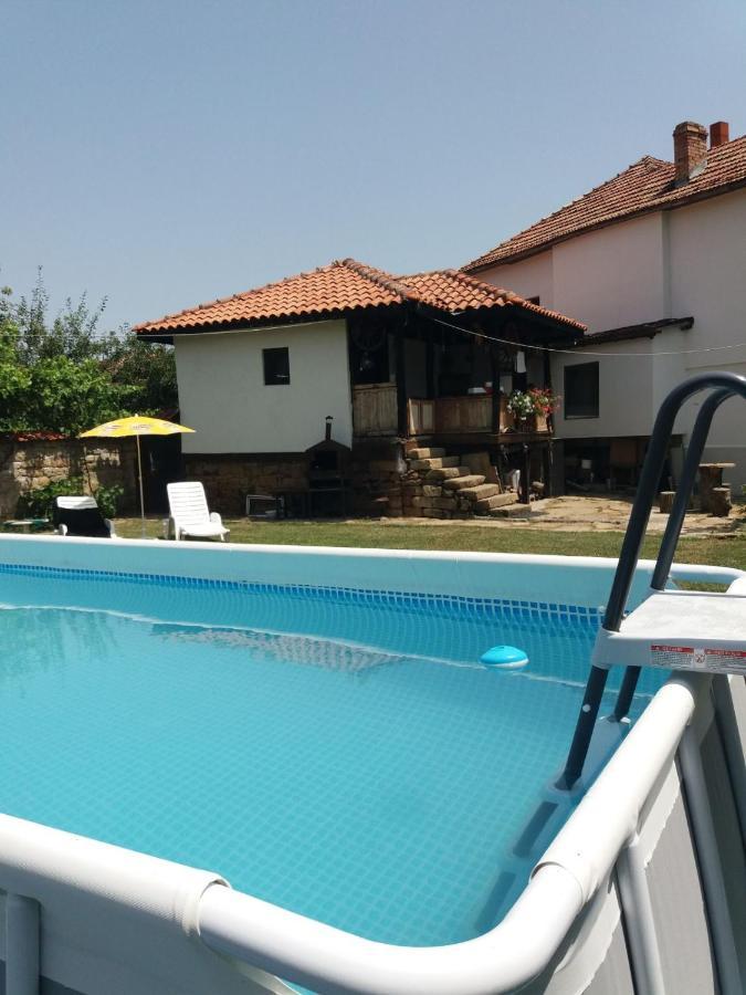 Събевата Къща Hotel Sinio Burdo ภายนอก รูปภาพ