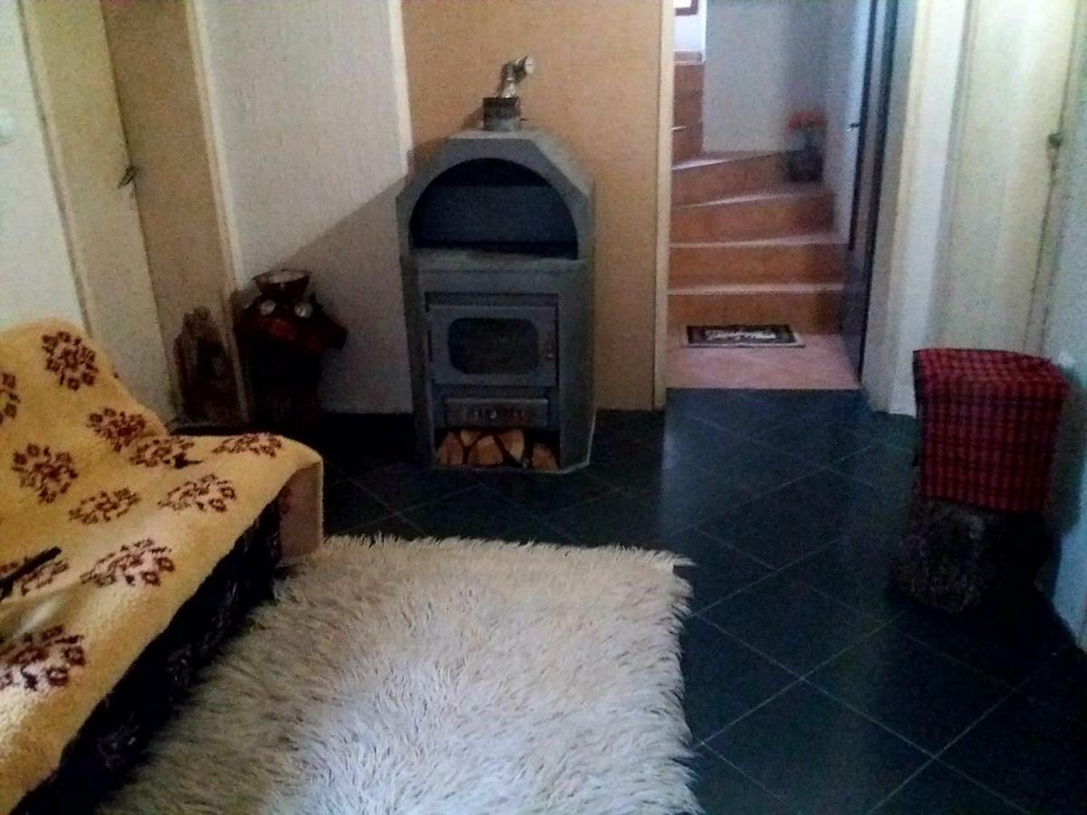 Събевата Къща Hotel Sinio Burdo ภายนอก รูปภาพ
