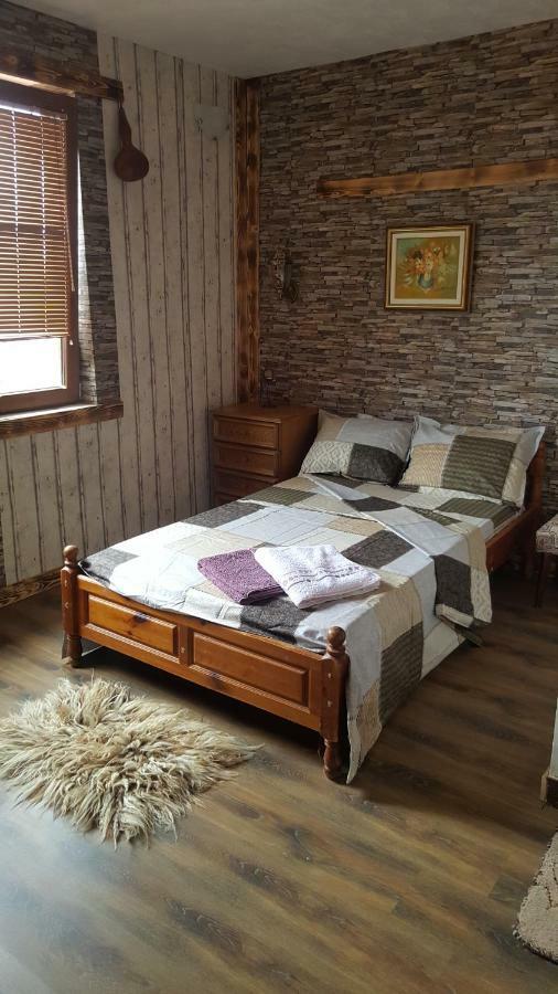 Събевата Къща Hotel Sinio Burdo ภายนอก รูปภาพ
